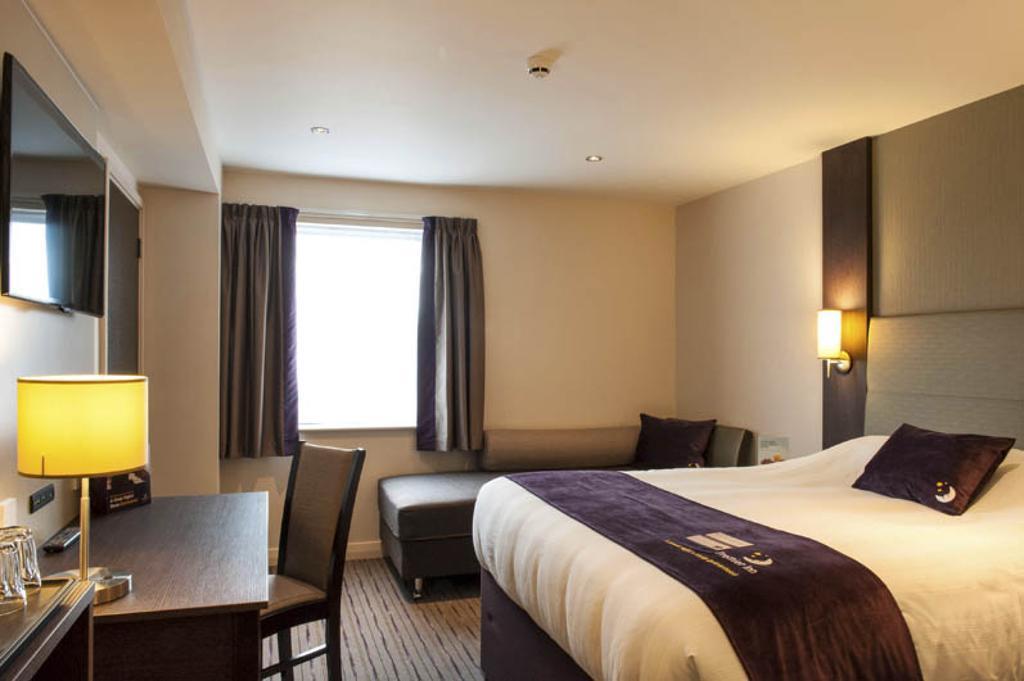 Premier Inn Aberdeen City Centre 객실 사진